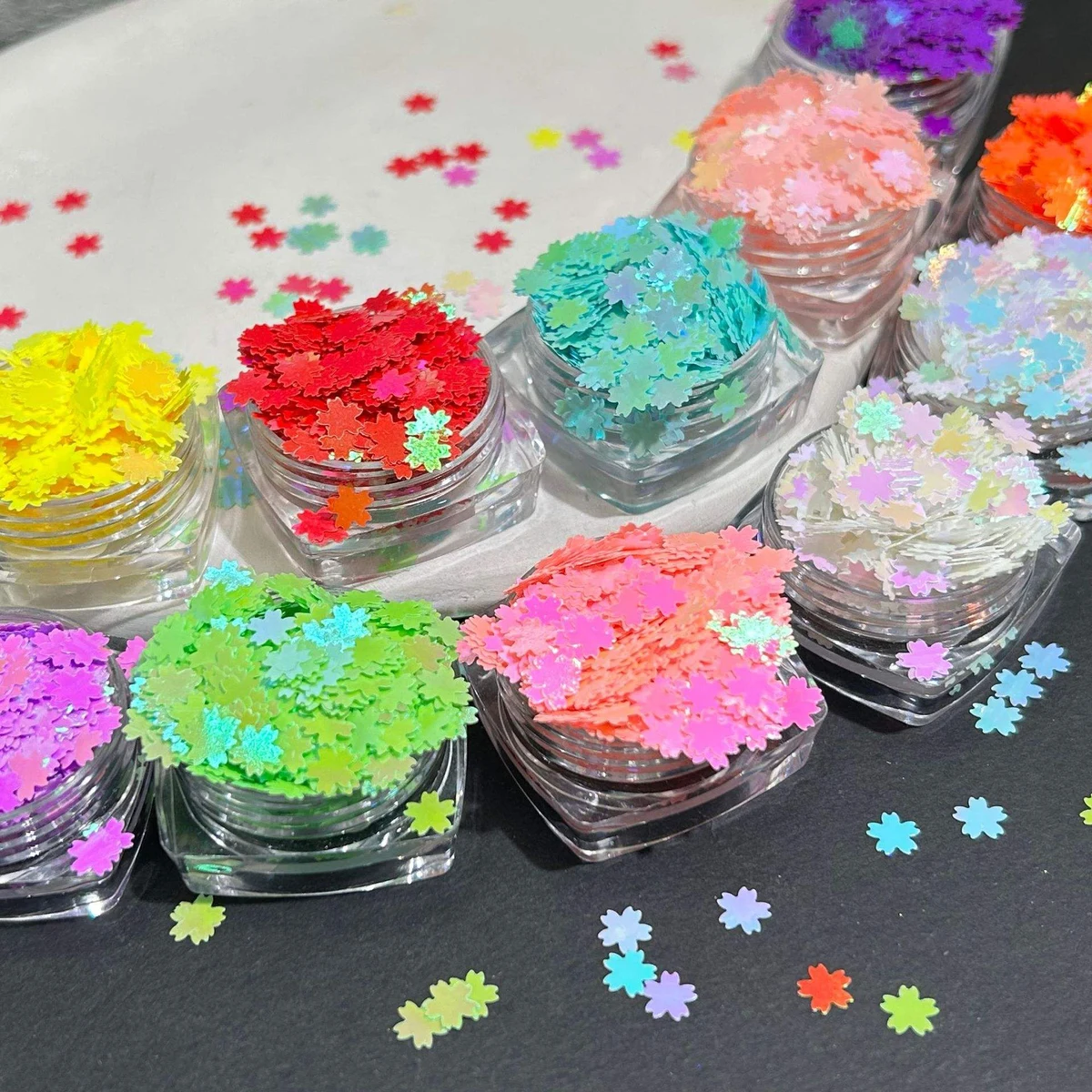 Chameleon shaped glitter
