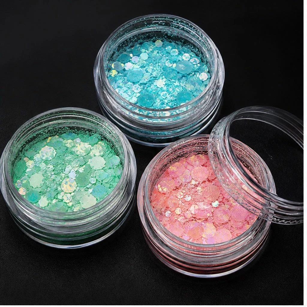 Holographic shaped glitter